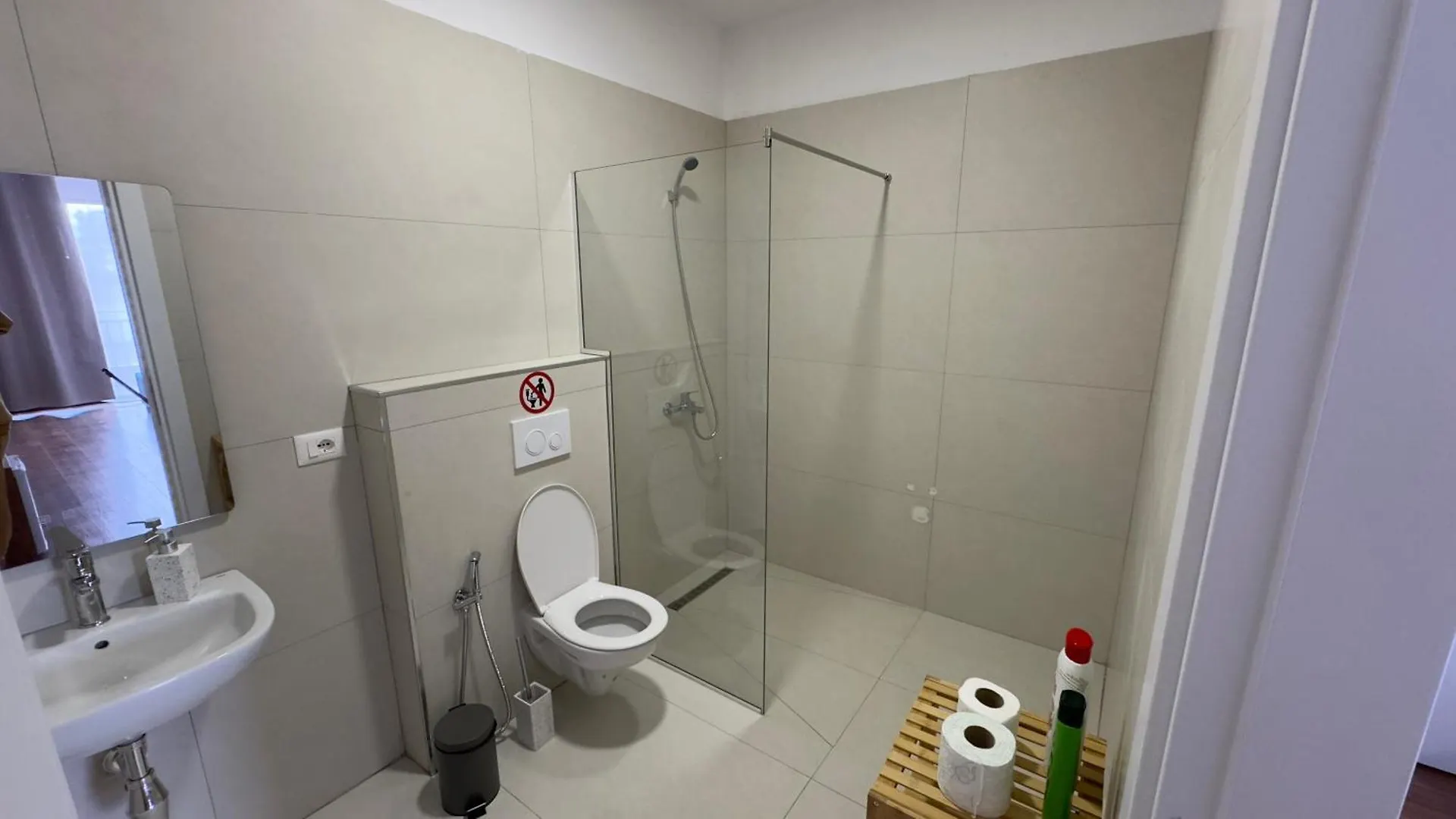 Apartment San Marco Rooms 1 Tirana Albania